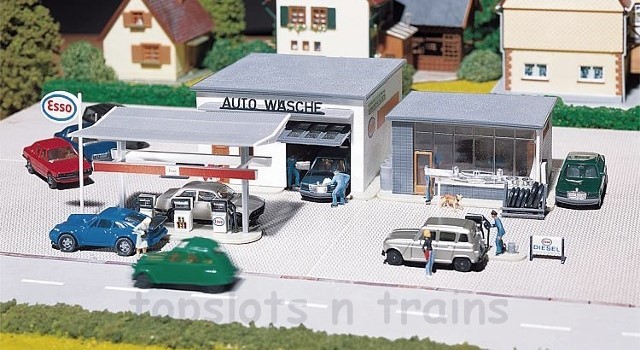 Faller 130296 OO/HO Scale Model Kit - Petrol Station And Car Wash