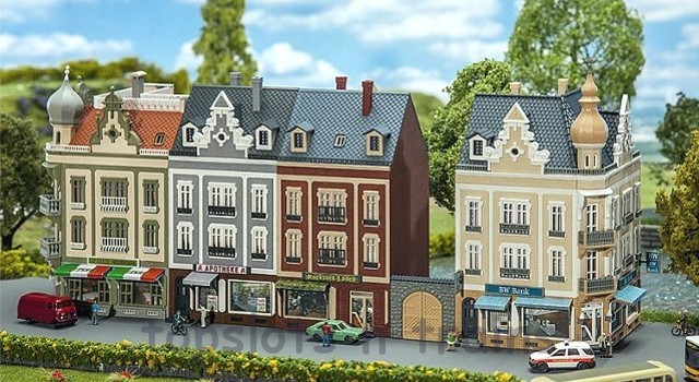Faller 232385 N Scale Model Kit - Beethovenstrasse - Row Of Townhouses With Shops