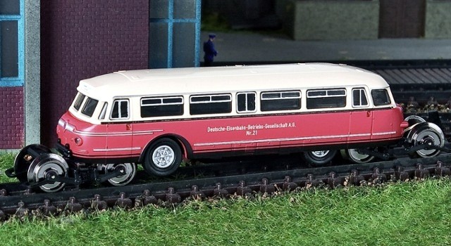 Hobbytrain Lemke H2653 N Scale - Deutschen Eisenbahn Motorised Railbus III