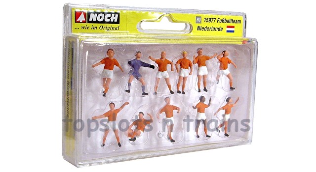 Noch 15977 OO/HO Scale Hand-Painted Figures - Football Team - Holland Style