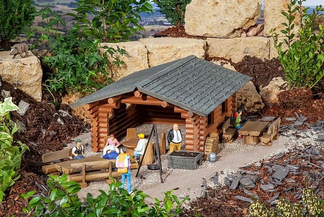 Pola 331052 G Scale Kit - Barbecue Hut - With BBQ And Accessories