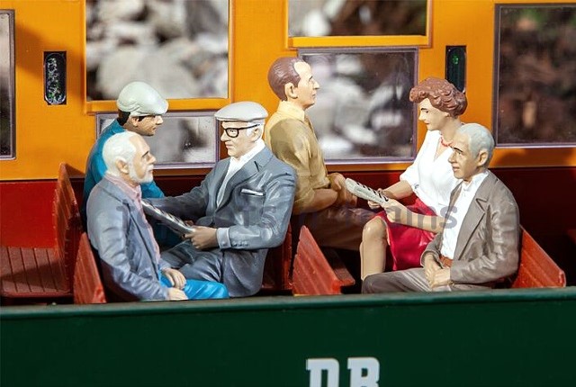 Pola 331503 G Scale - 6 X Seated Passengers Figures