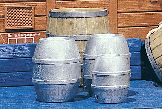 Pola 333202 G Scale - Set Of 4 Beer Barrels