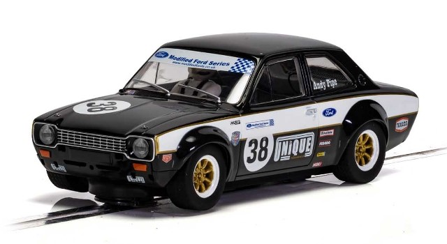 Scalextric C4237 - Ford Escort MK1 Andy Pipe Racing